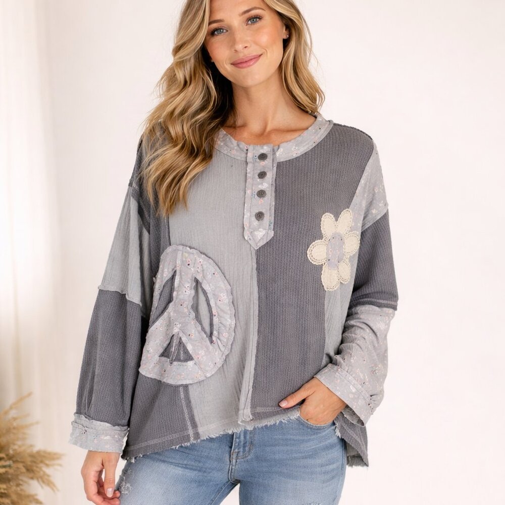 POL Patchwork Boho Tunic Top Gray Floral Peace Sign Applique Henley Small